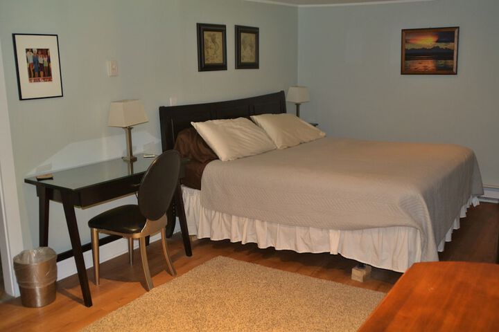 Room 11 of 24