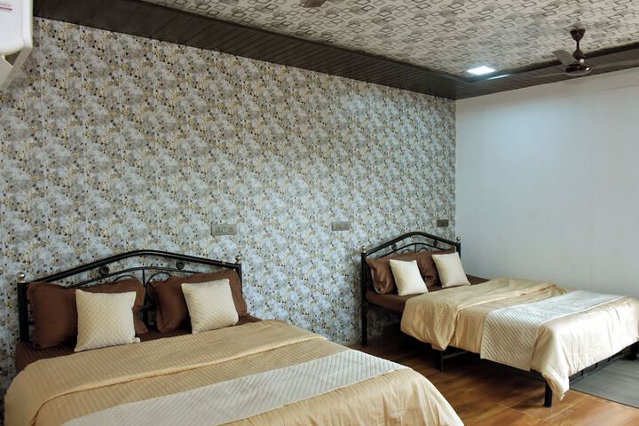 Room 25 of 59