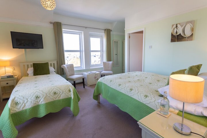Room 12 of 74
