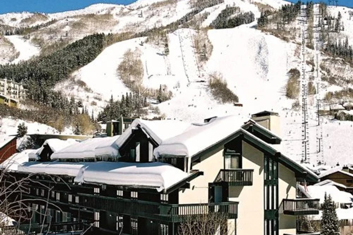 Exterior of Ski Time Square