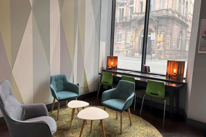 Lounge 66 of 80