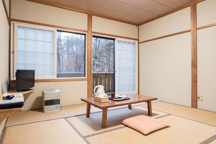 Room 3 of 44