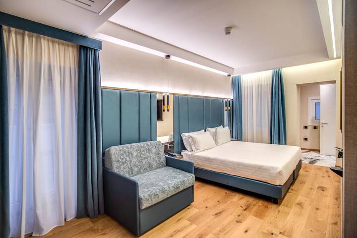 Room 22 of 114
