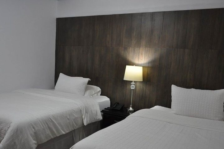 Room 4 of 44