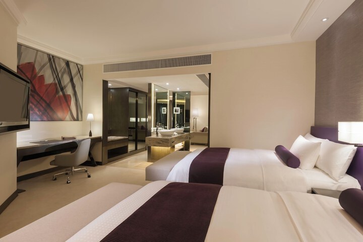 Room 14 of 48