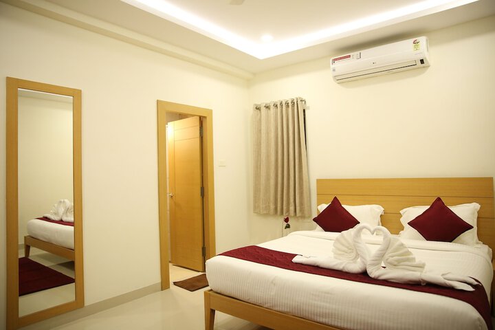 Room 12 of 32