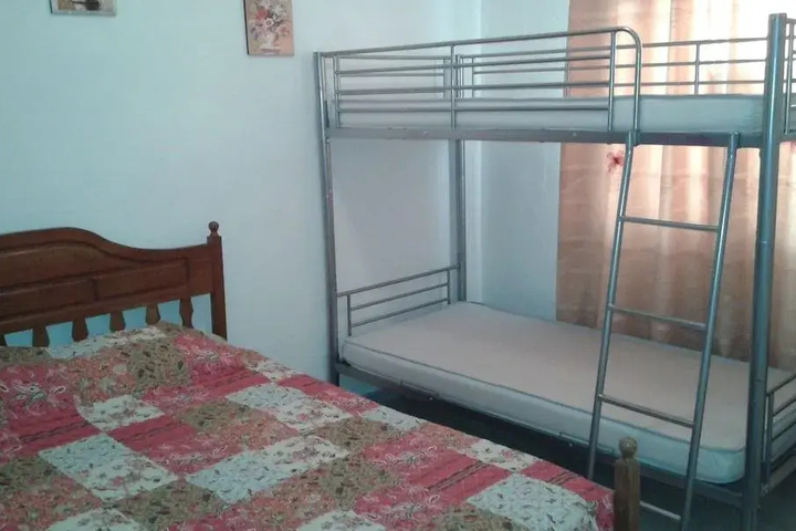 Room 4 of 10