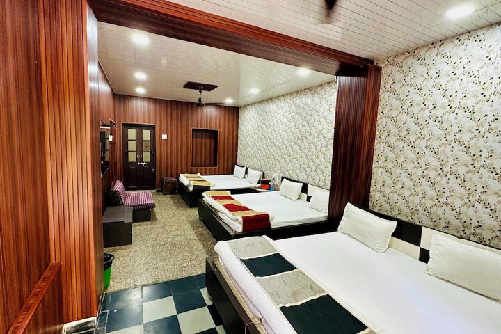 Room 12 of 28