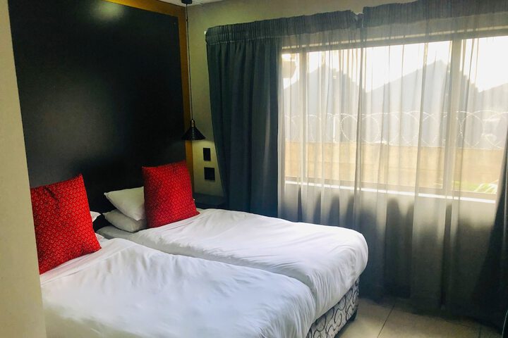 Room 37 of 241