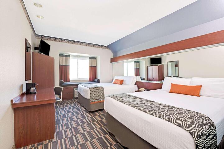 1 Queen Bed Mobility Accessible (23 of 41)