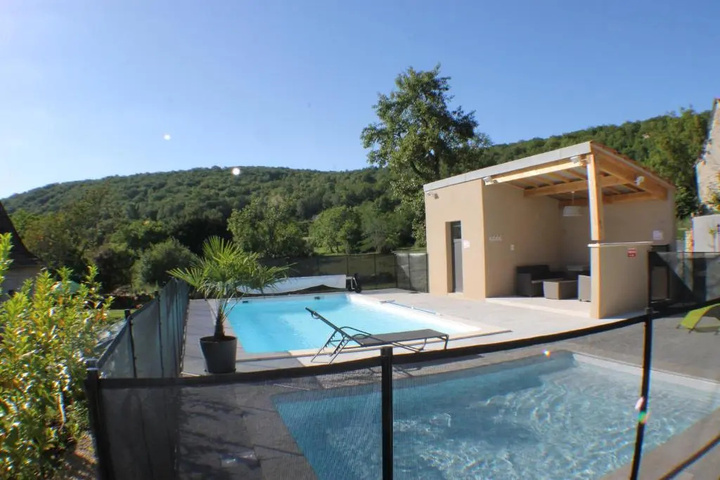 Pool 7 of 10