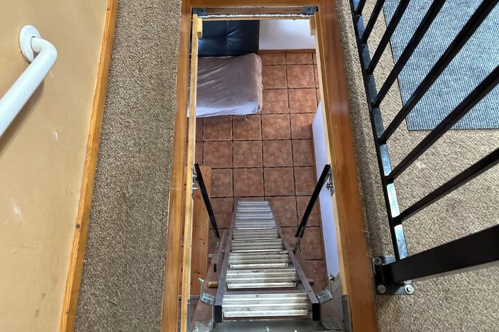 Room 52 of 227