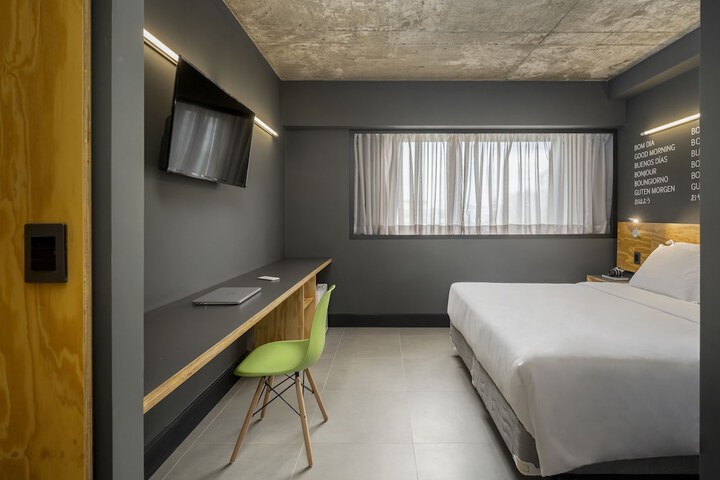 Room 9 of 41