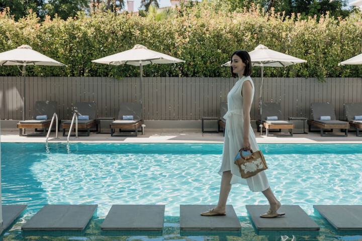 Pool 40 of 86
