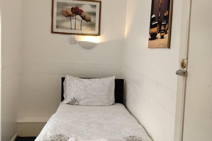 Room 74 of 143
