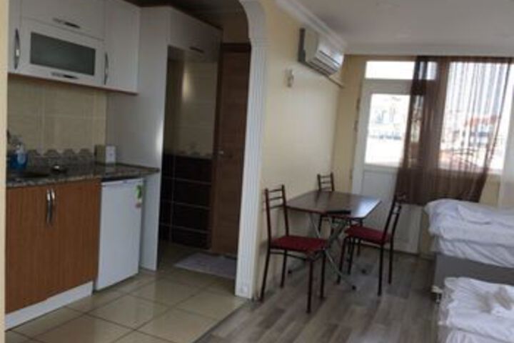 Room 9 of 18