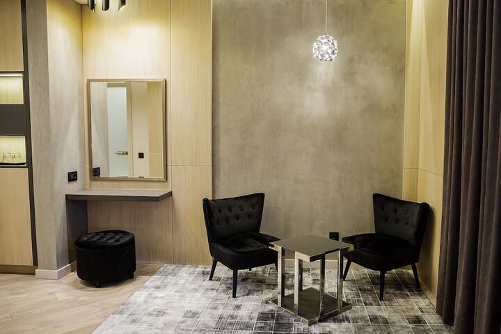 Room 9 of 40