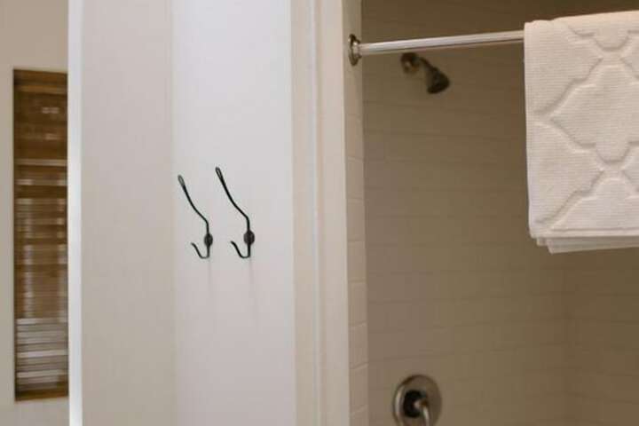Room 70 of 92