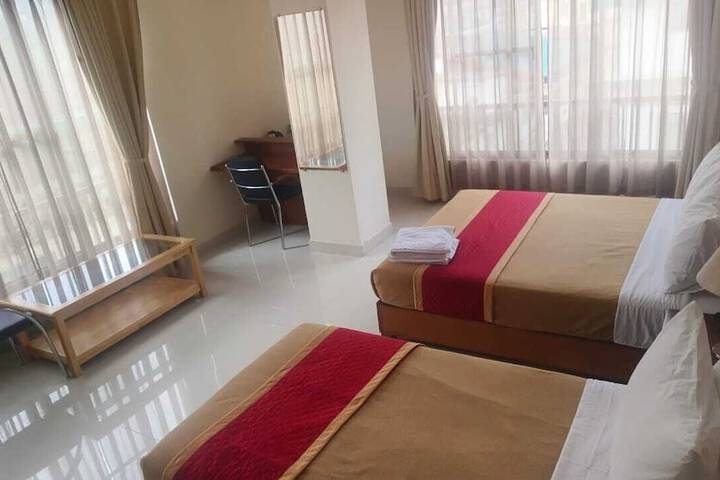 Room 7 of 12