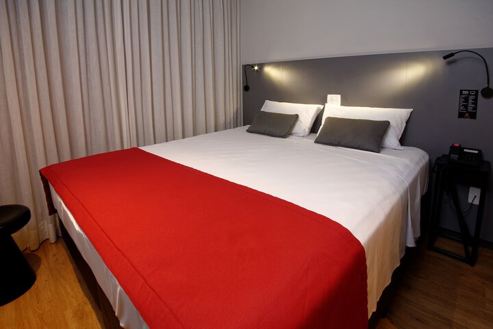 Room 6 of 48