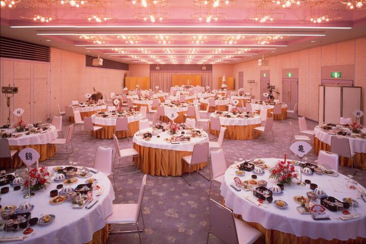 Ballroom/Hall 115 of 131