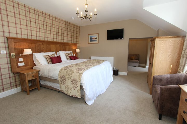 Room 3 of 43