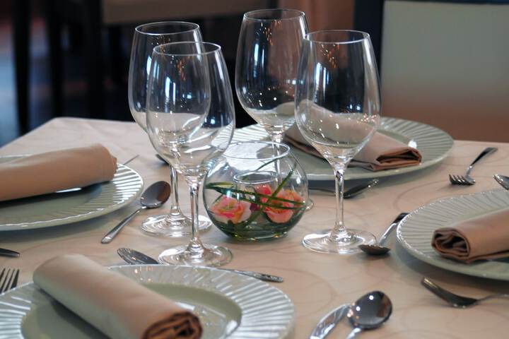Dining 14 of 24