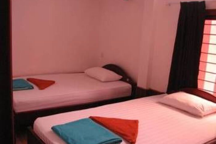 Room 11 of 21