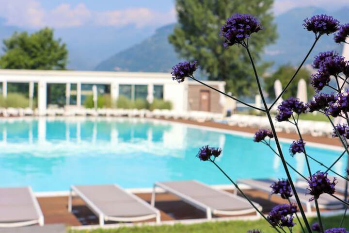 Pool 44 of 80