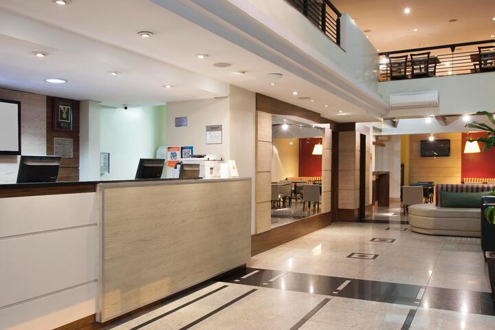 Entrance & Lobby