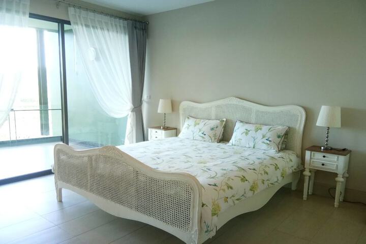 Room 10 of 22