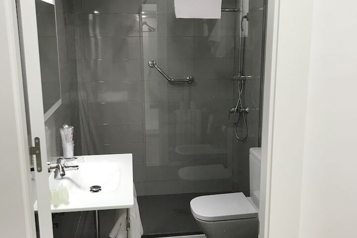 Room 22 of 34