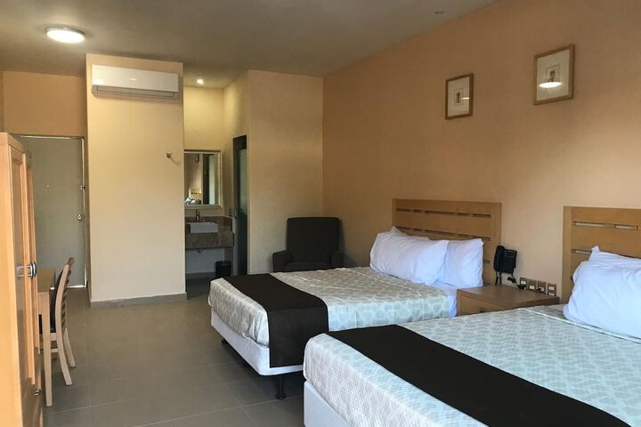 Room 7 of 32