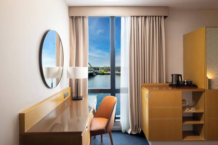 Room 28 of 85