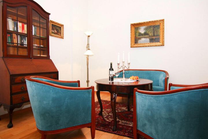 Room 9 of 25