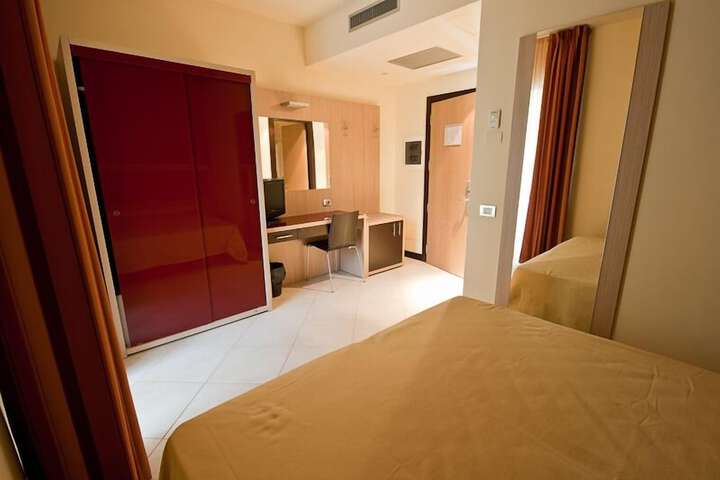 Room 3 of 19