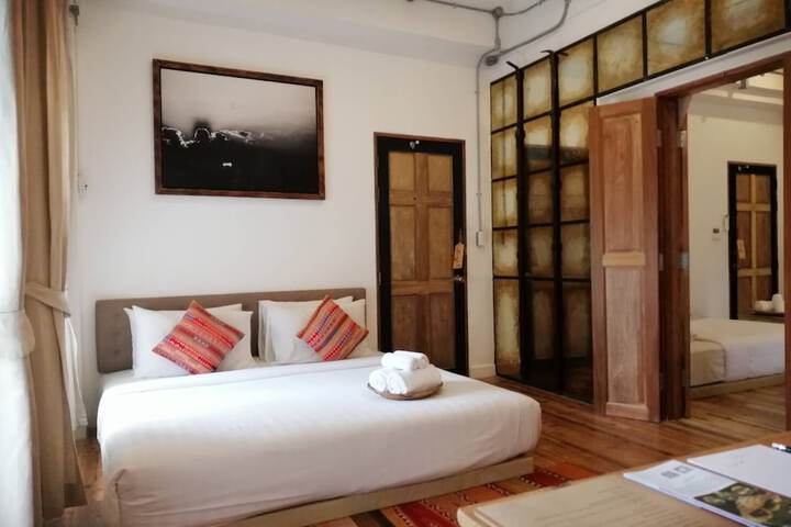 Room 26 of 108