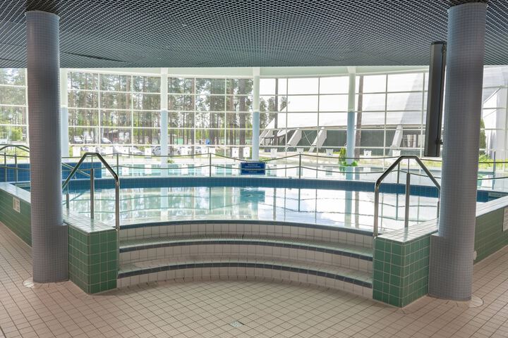 Pool 12 of 39