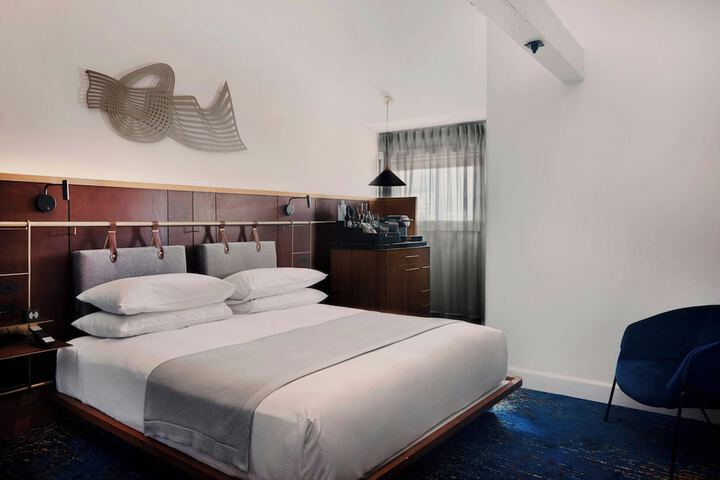 Room 38 of 164
