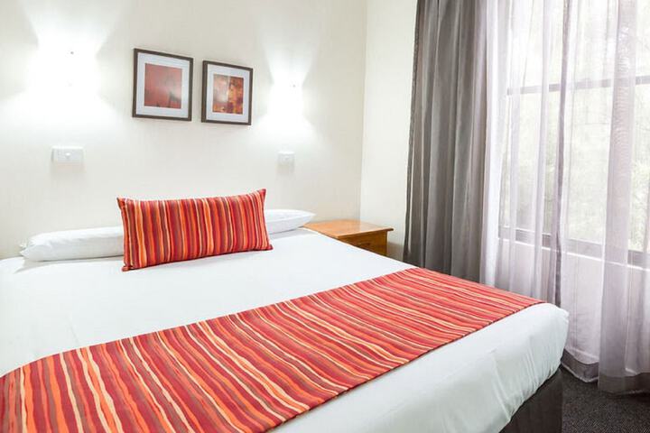 Room 6 of 34