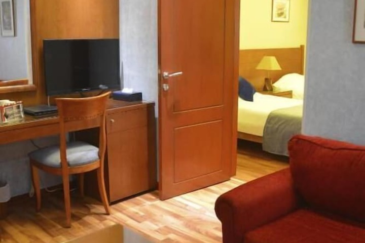 Room 4 of 54