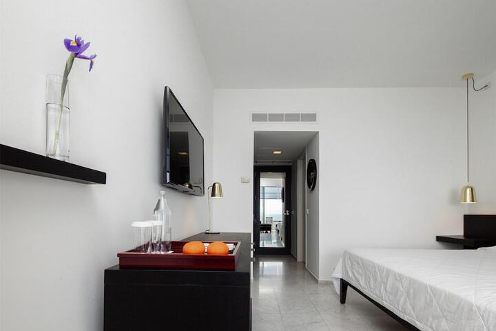 Room 81 of 182