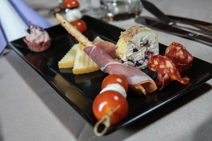 Dining 46 of 57
