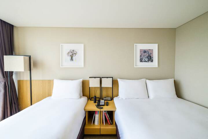Room 11 of 38