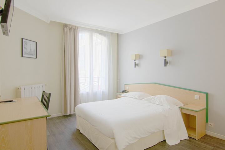 Room 9 of 22