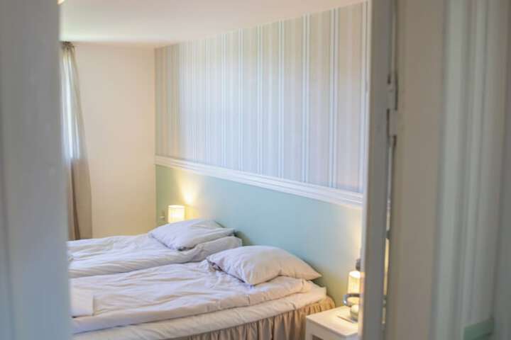 Room 5 of 15