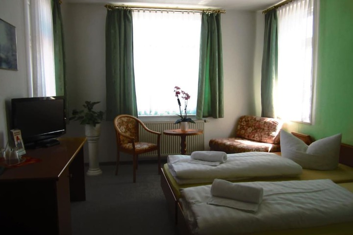 Room 11 of 39