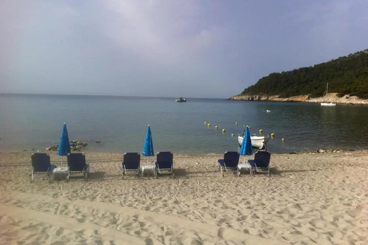 Beach 9 of 18