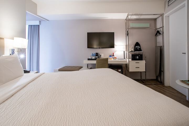 Room 32 of 141