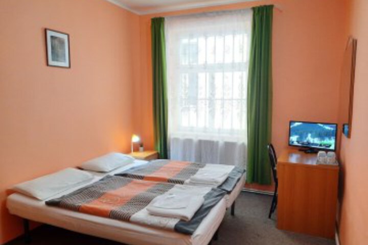 Room 12 of 52